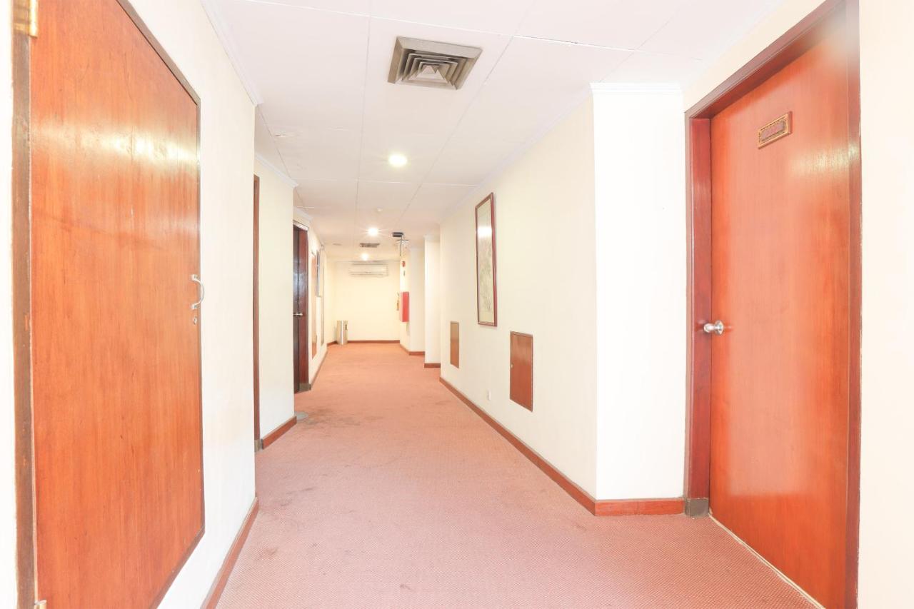 Oyo 108 Hotel Surya Dżakarta Zewnętrze zdjęcie