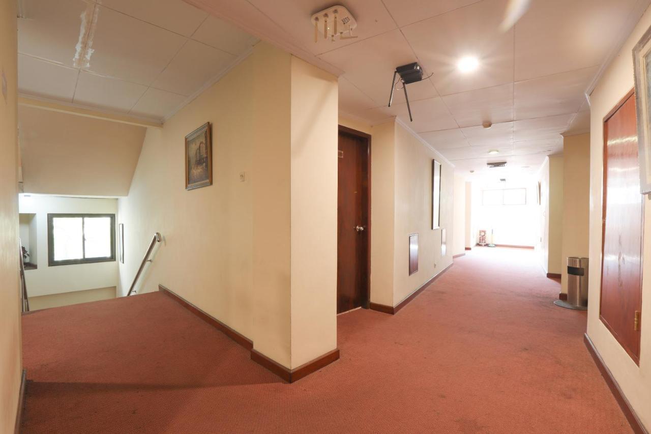 Oyo 108 Hotel Surya Dżakarta Zewnętrze zdjęcie