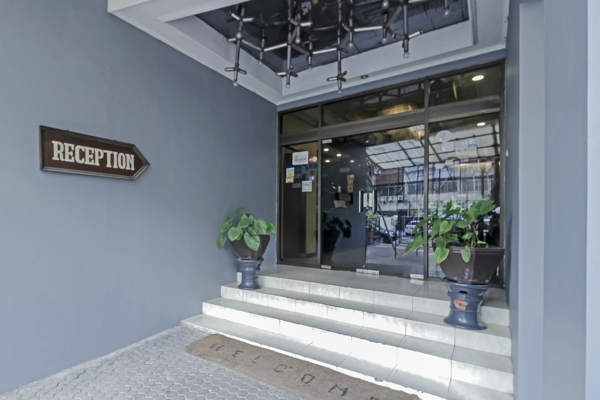 Oyo 108 Hotel Surya Dżakarta Zewnętrze zdjęcie