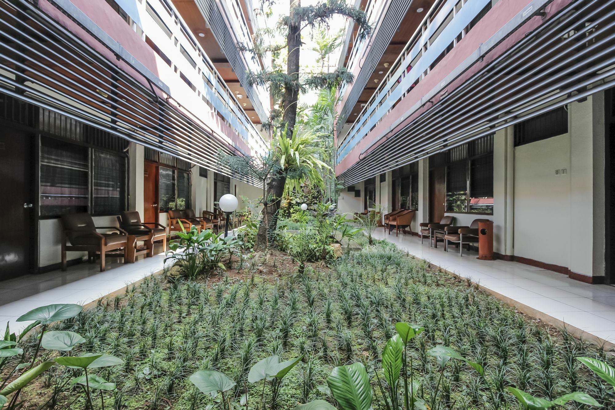 Oyo 108 Hotel Surya Dżakarta Zewnętrze zdjęcie